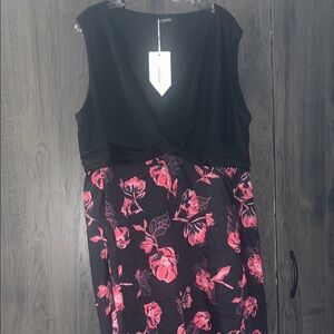 Bloomchic black and floral dress size 18/20 NWT